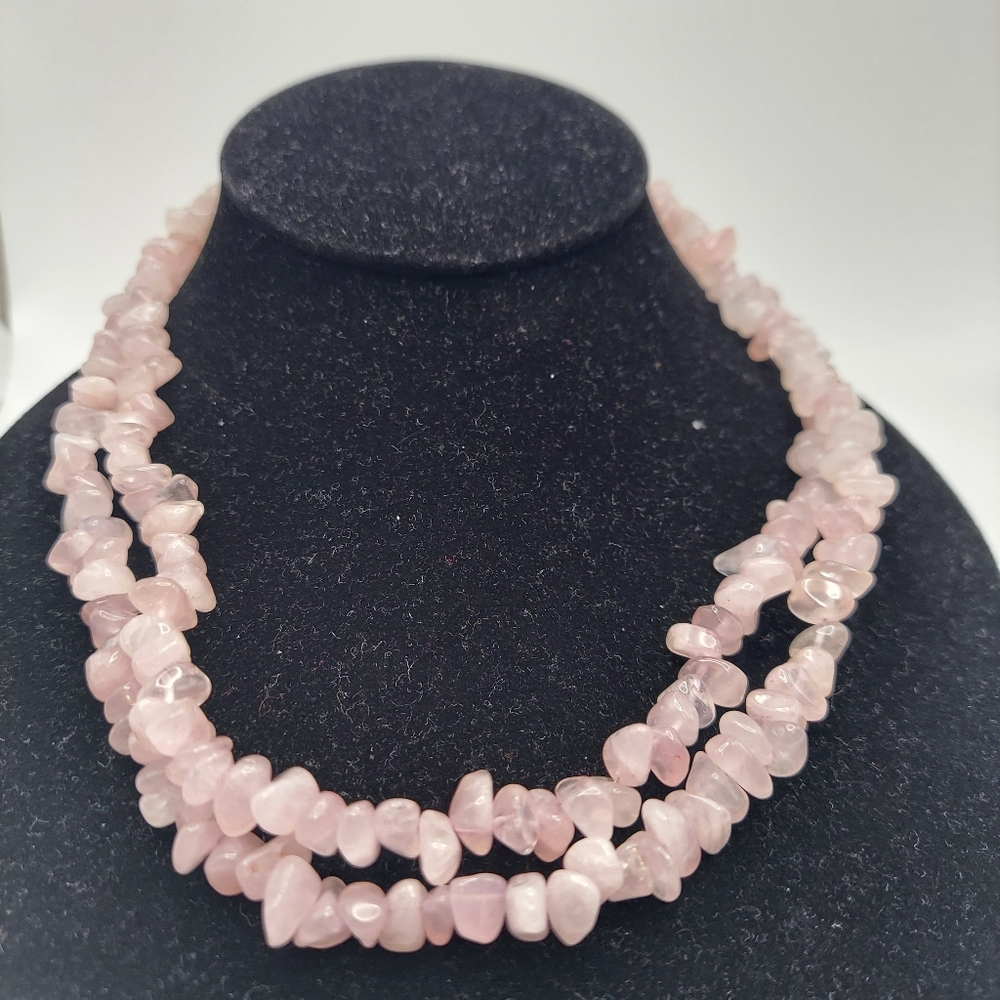 Vintage Rose Quartz Chip Necklace 16", GC.